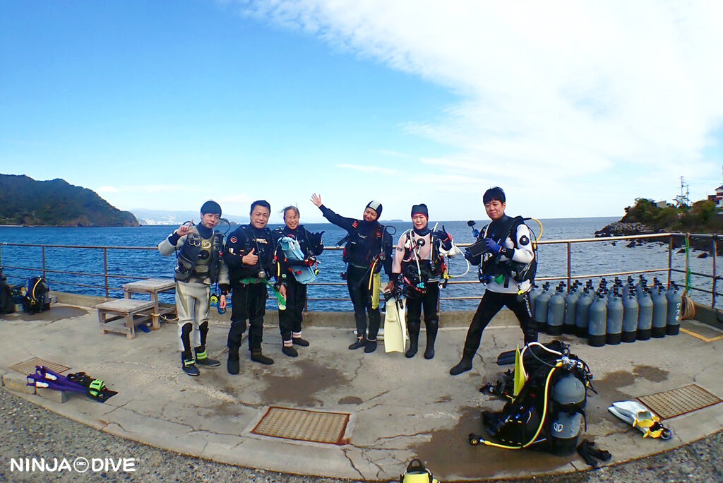 ドライスーツ 川奈 静岡 伊東市 貸し切り プライベート チャーター ファンダイビング ダイビング ビギナー 初心者 少人数 ウミウシ ダイビングショップ ショップツアー ダイビングツアー ビーチダイビング