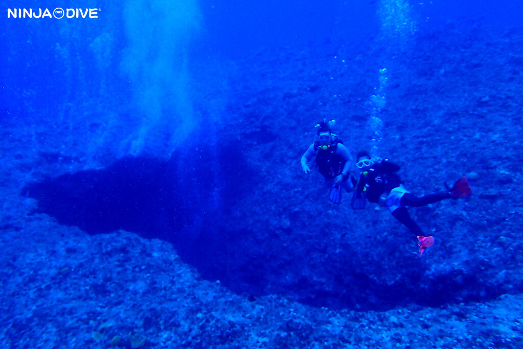 NINJA DIVE 忍者ダイブ 貸し切り プライベート チャーター ファンダイビング ボートダイビング グアム ダイビング ビギナー 初心者 少人数 ブルーホール バラクーダロック ダイビングショップ おひとりさま カップル