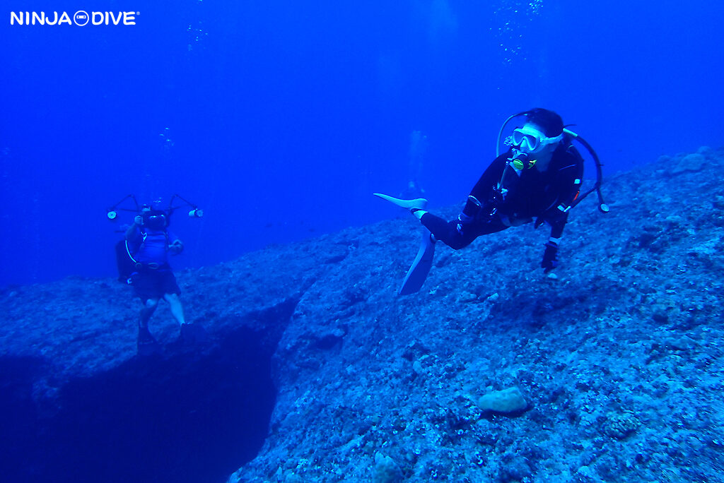 NINJA DIVE 忍者ダイブ 貸し切り プライベート チャーター ファンダイビング ボートダイビング グアム ダイビング ビギナー 初心者 少人数 ブルーホール アメリカンタンカー ダイビングショップ おひとりさま