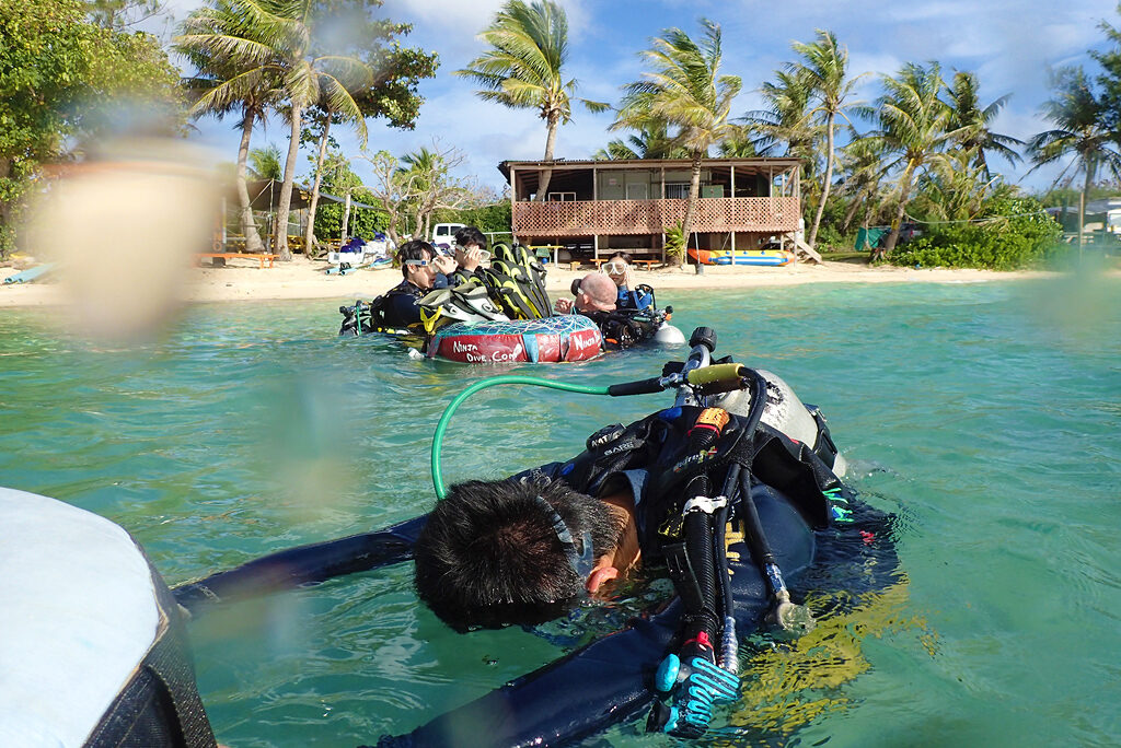 貸し切り プライベート ビーチダイビング グアム 体験ダイビング ビギナー 初心者 ダイビングショップ お魚いっぱい 親子 家族 おひとりさま 同伴 付き添い