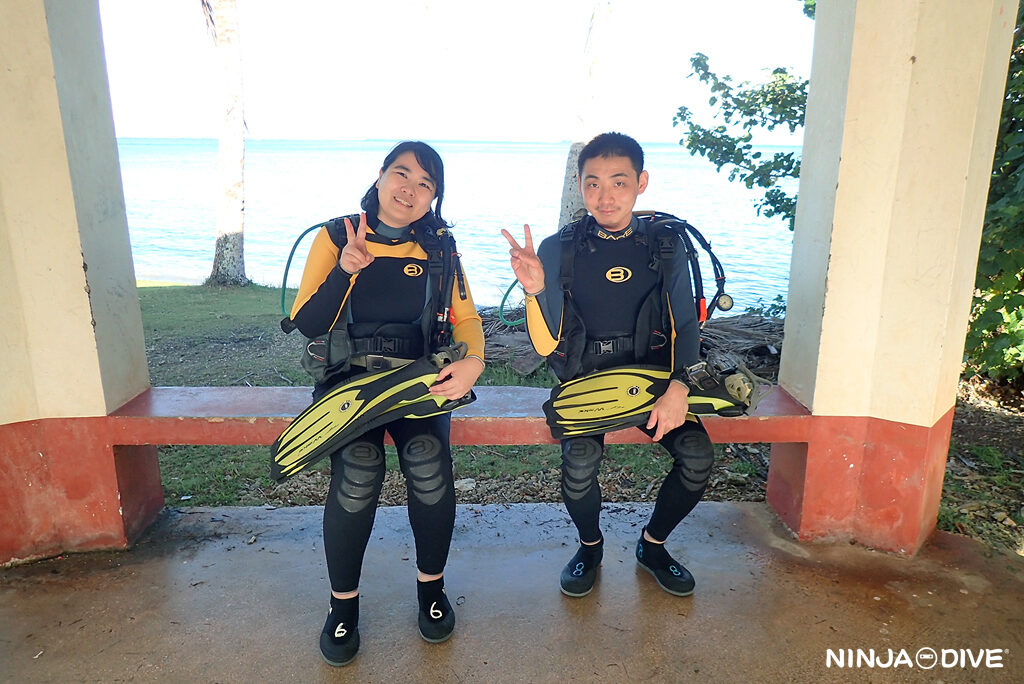 NINJA DIVE 忍者ダイブ 貸し切り プライベート ビーチダイビング グアム 体験ダイビング ビギナー 初心者 ダイビングショップ お魚いっぱい 親子 家族 新婚 おひとりさま