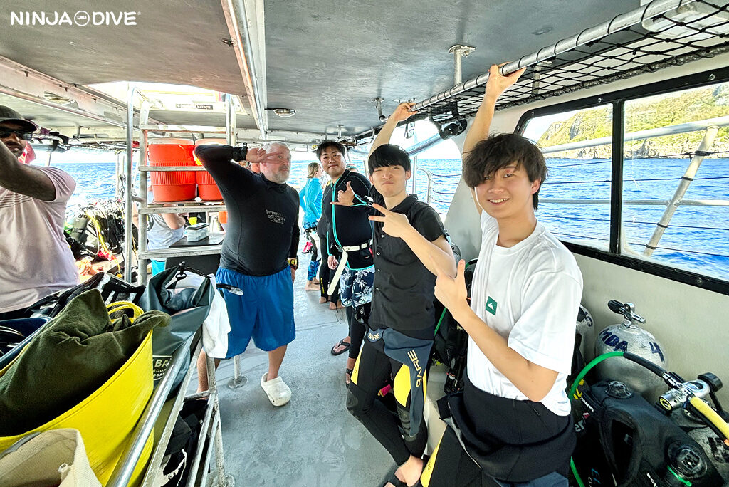 NINJA DIVE 忍者ダイブ 貸し切り プライベート チャーター ファンダイビング ボートダイビング グアム ダイビング ビギナー 初心者 少人数 クレバス セメントバージ バルボンバー レック ダイビングショップ デビュー