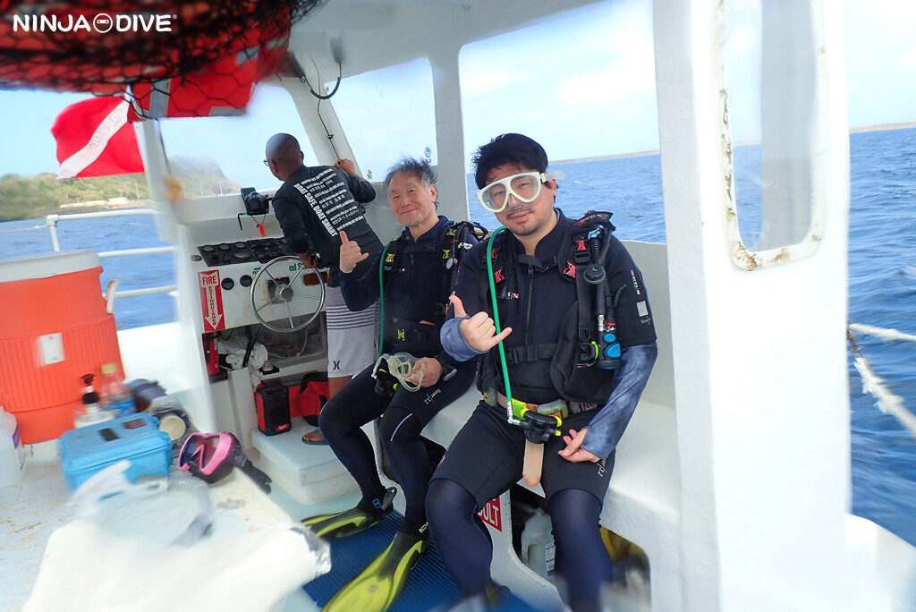 NINJA DIVE 忍者ダイブ 貸し切り プライベート ビーチダイビング グアム 体験ダイビング ビギナー 初心者 ダイビングショップ 水中展望台 お魚いっぱい ピティボムホール 1ビーチ1ボート 亀いっぱい ファンダイビング 同行