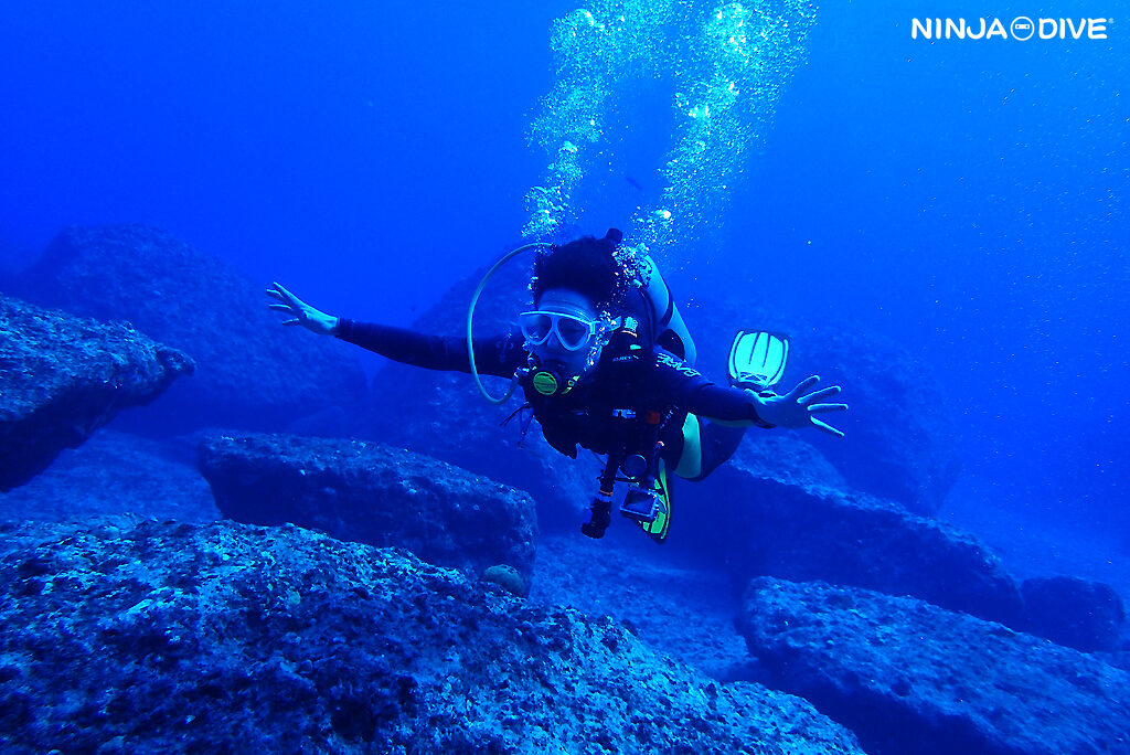 NINJA DIVE 忍者ダイブ 貸し切り プライベート チャーター ファンダイビング ボートダイビング グアム ダイビング ビギナー 初心者 少人数 ボウルダーアレー セメントバージ バルボンバー レック ダイビングショップ おひとりさま