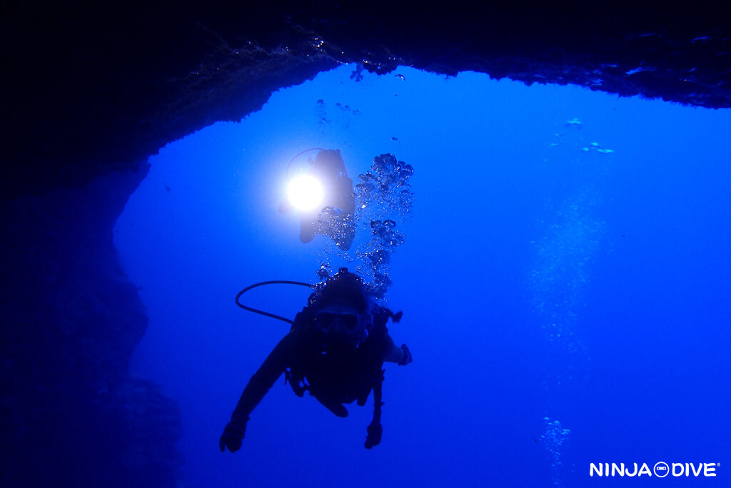 NINJA DIVE 忍者ダイブ 貸し切り プライベート チャーター ファンダイビング ボートダイビング グアム ダイビング ビギナー 初心者 少人数 ブルーホール アメリカンタンカー 沈船 レック