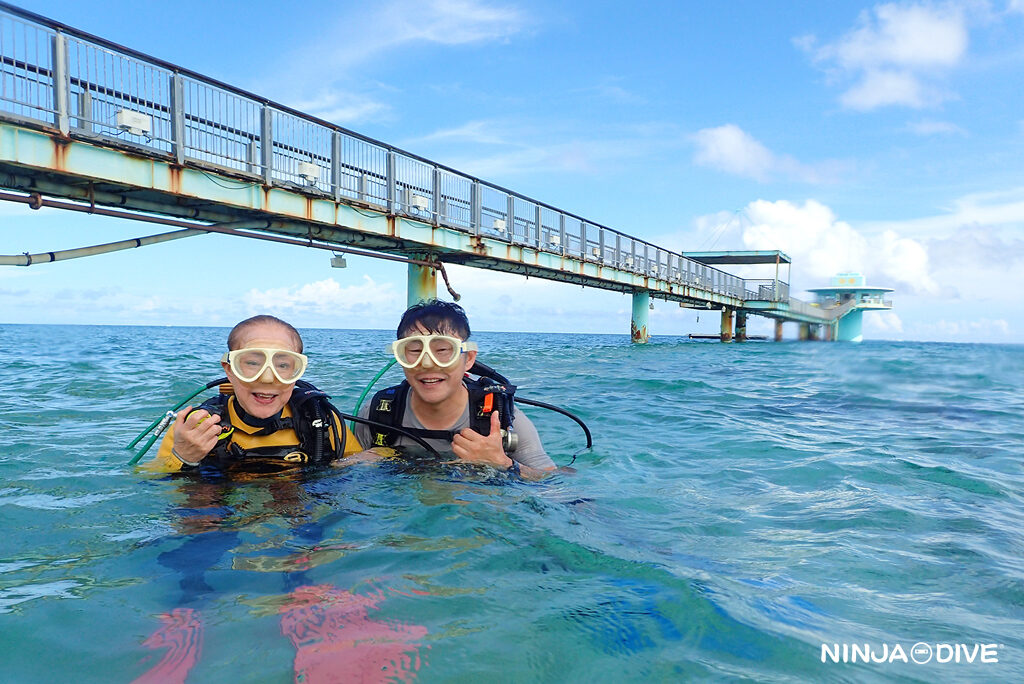 NINJA DIVE 忍者ダイブ 貸し切り プライベート ビーチダイビング グアム 体験ダイビング ビギナー 初心者 ダイビングショップ お魚いっぱい 1ビーチ1ボート体験ダイビング シニア