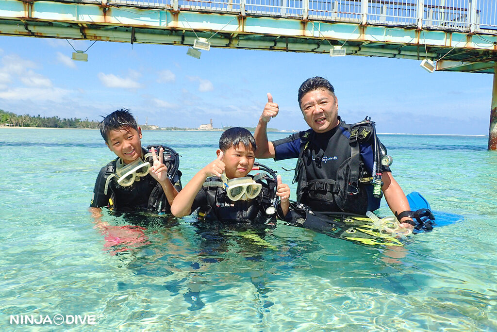 NINJA DIVE 忍者ダイブ 貸し切り プライベート ビーチダイビング グアム 体験ダイビング ビギナー 初心者 ダイビングショップ お魚いっぱい カップル リフレッシュダイビング ブランク 体験ダイビング 家族旅行 夏休み キッズ 子供たちと