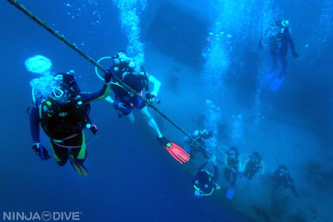 沈船ダイビング