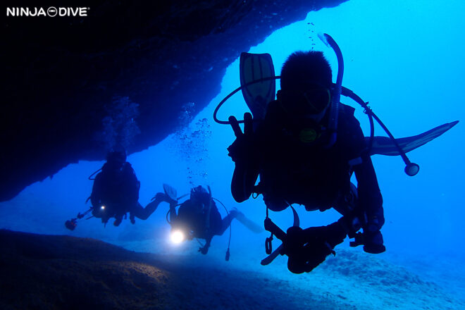 NINJA DIVE 忍者ダイブ 貸し切り プライベート チャーター ファンダイビング ボートダイビング グアム ダイビング ビギナー 初心者 少人数 バラクーダロック ダイビングショップ カップル 家族