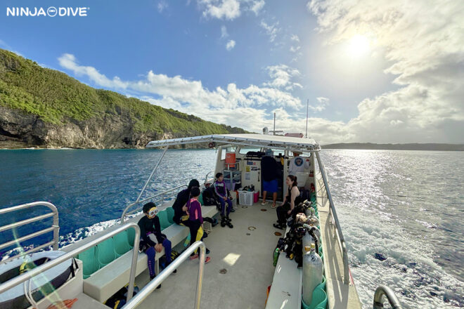 NINJA DIVE 忍者ダイブ 貸し切り プライベート チャーター ボートチャーター ファンダイビング ボートダイビング グアム ダイビング ビギナー 初心者 少人数 シュノーケリング ダイビングショップ 家族 お子様連れ グアム ブルーホール 洞窟 カメ