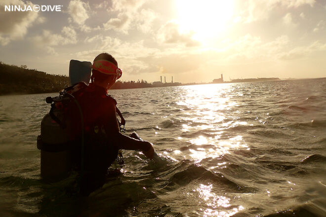 NINJA DIVE 忍者ダイブ 貸し切り プライベート ビーチダイビング グアム ファンダイビング ビギナー 初心者 ダイビングショップ 水中展望台 お魚いっぱい おひとりさま 女子旅 ピティボムホール パラセーリング サンセット