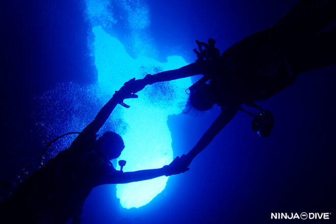 NINJA DIVE 忍者ダイブ 貸し切り プライベート チャーター ファンダイビング ボートダイビング グアム ダイビング ビギナー 初心者 少人数 ブルーホール クレバス タモントレードセンター ダイビングショップ おひとりさま 女子旅 インスタ映え